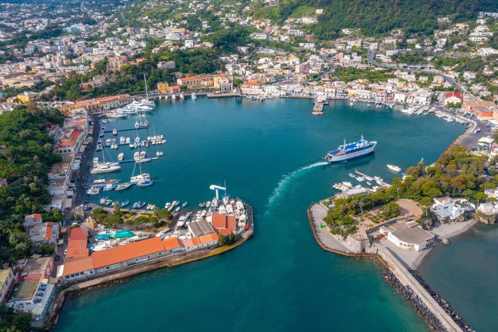 Transfer luxury Napoli–Ischia in barca privata